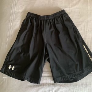 Under Armour EUC shorts 9” inseam Medium Loose